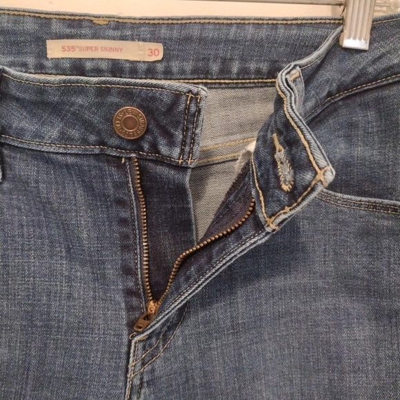Levi's - 30x28 535™ Super Skinny Distressed Jeans - Picture 6 of 15